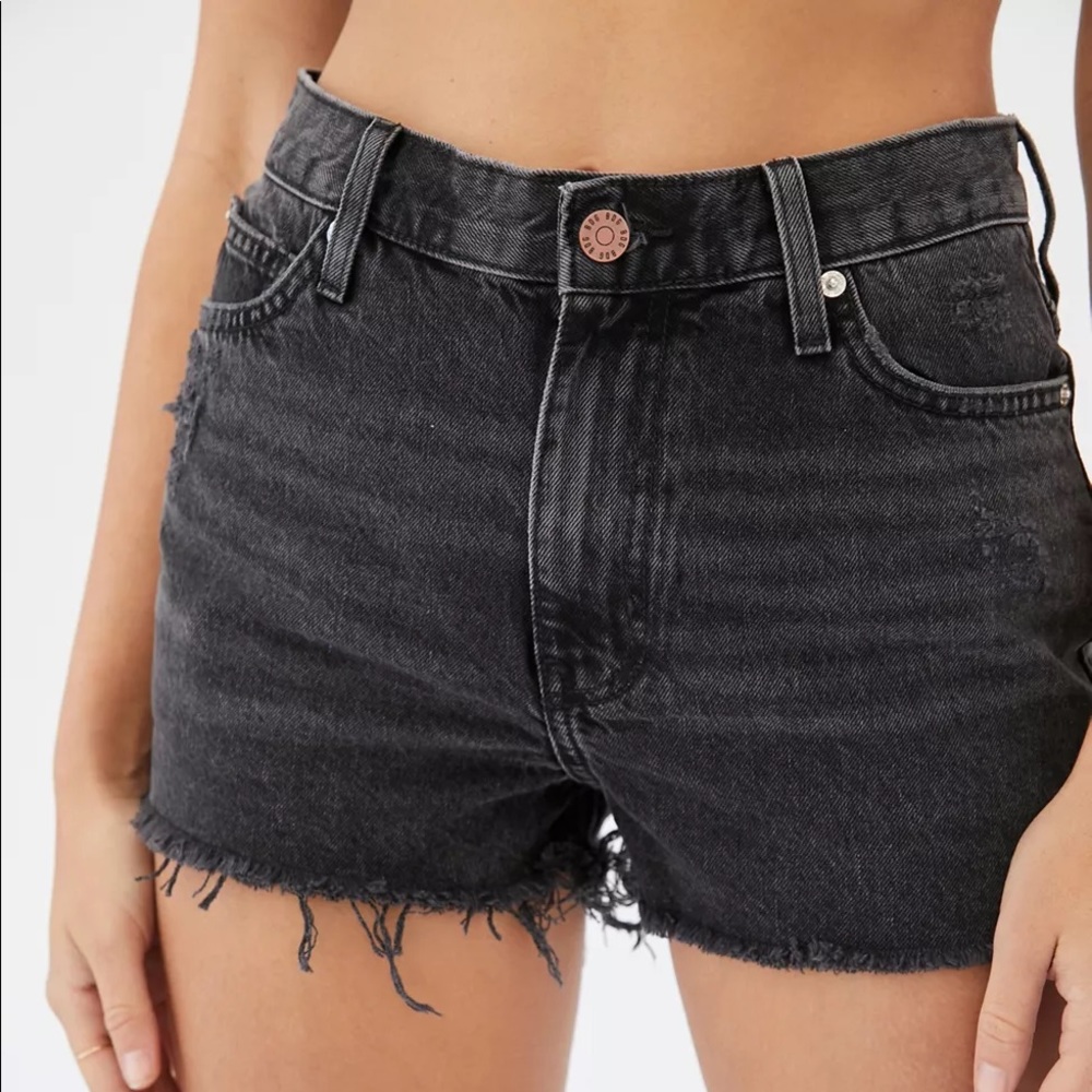 BDG Girlfriend High-Waisted Denim Short - Washed Black Denim
